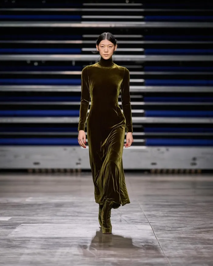 Fluid Stretch Velvet Gown Moss Women Akris Dresses