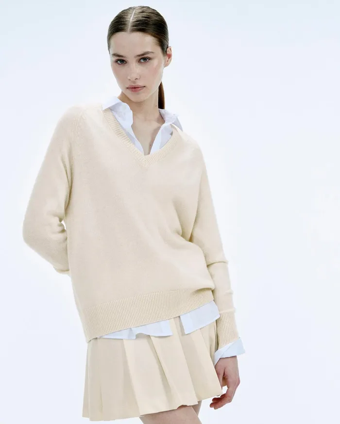 From Future Cashmere Sweaters Women Light Oversize VNeck Sweater White