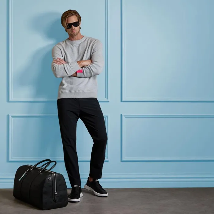 GFORE Luggage and Bags MenWomen EMBOSSED SKULL and TEES LEATHER WEEKENDER Onyx GFORE Luggage and Bags MenWomen EMBOSSED SKULL and TEES LEATHER WEEKENDER Onyx