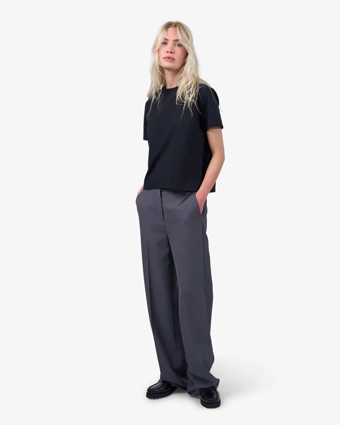 TShirts Organic Boxy Crop Tee 8211 Deep Black 8211 Colorfulstandard Women