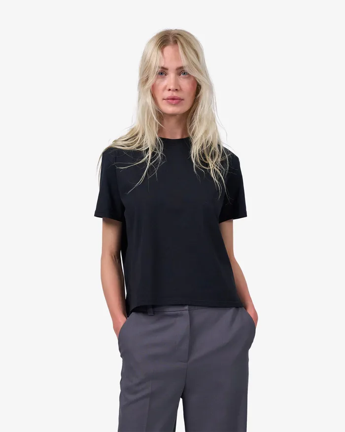 TShirts Organic Boxy Crop Tee 8211 Deep Black 8211 Colorfulstandard Women